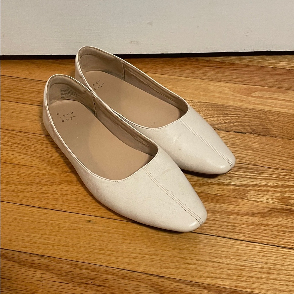 New Day Cream Flats size 8.5